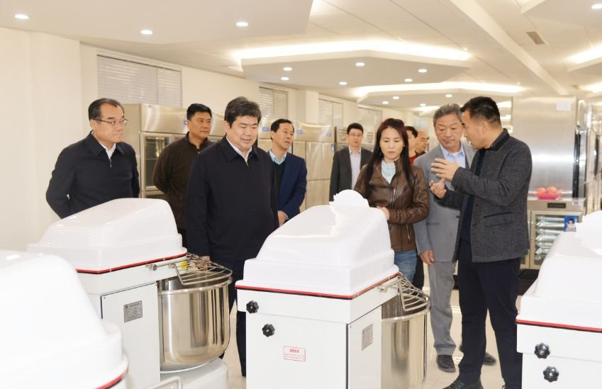 市委常委、統(tǒng)戰(zhàn)部部長李家良陪同客人到濱州市(圖4)